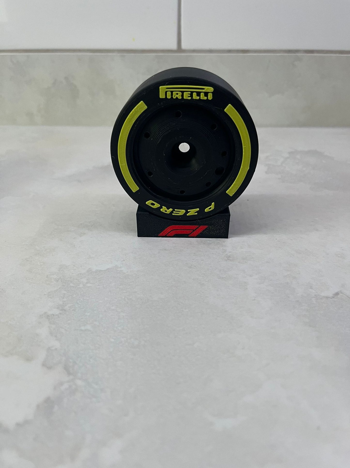F1 - Formula 1 Tyre Set with Stand